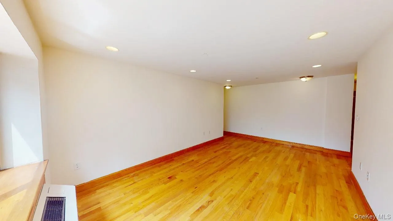 84-14 143rd Street, New York, NY, 2 Bedrooms Bedrooms, 4 Rooms Rooms,1 BathroomBathrooms,Residential Lease,For Rent,143rd,0,961064 84-14 143rd Street, New York, NY, 2 Bedrooms Bedrooms, 4 Rooms Rooms,1 BathroomBathrooms,Residential Lease,For Rent,143rd,0,961064