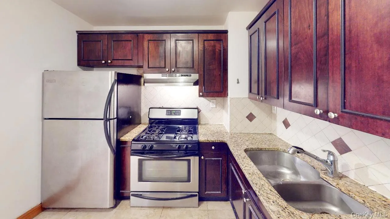 84-14 143rd Street, New York, NY, 2 Bedrooms Bedrooms, 4 Rooms Rooms,1 BathroomBathrooms,Residential Lease,For Rent,143rd,0,961064 84-14 143rd Street, New York, NY, 2 Bedrooms Bedrooms, 4 Rooms Rooms,1 BathroomBathrooms,Residential Lease,For Rent,143rd,0,961064