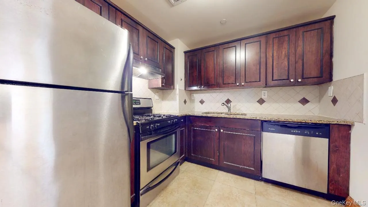84-14 143rd Street, New York, NY, 2 Bedrooms Bedrooms, 4 Rooms Rooms,1 BathroomBathrooms,Residential Lease,For Rent,143rd,0,961064 84-14 143rd Street, New York, NY, 2 Bedrooms Bedrooms, 4 Rooms Rooms,1 BathroomBathrooms,Residential Lease,For Rent,143rd,0,961064