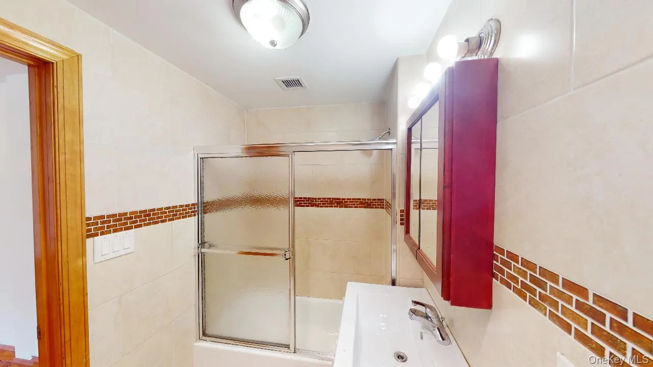 84-14 143rd Street, New York, NY, 2 Bedrooms Bedrooms, 4 Rooms Rooms,1 BathroomBathrooms,Residential Lease,For Rent,143rd,0,961064 84-14 143rd Street, New York, NY, 2 Bedrooms Bedrooms, 4 Rooms Rooms,1 BathroomBathrooms,Residential Lease,For Rent,143rd,0,961064
