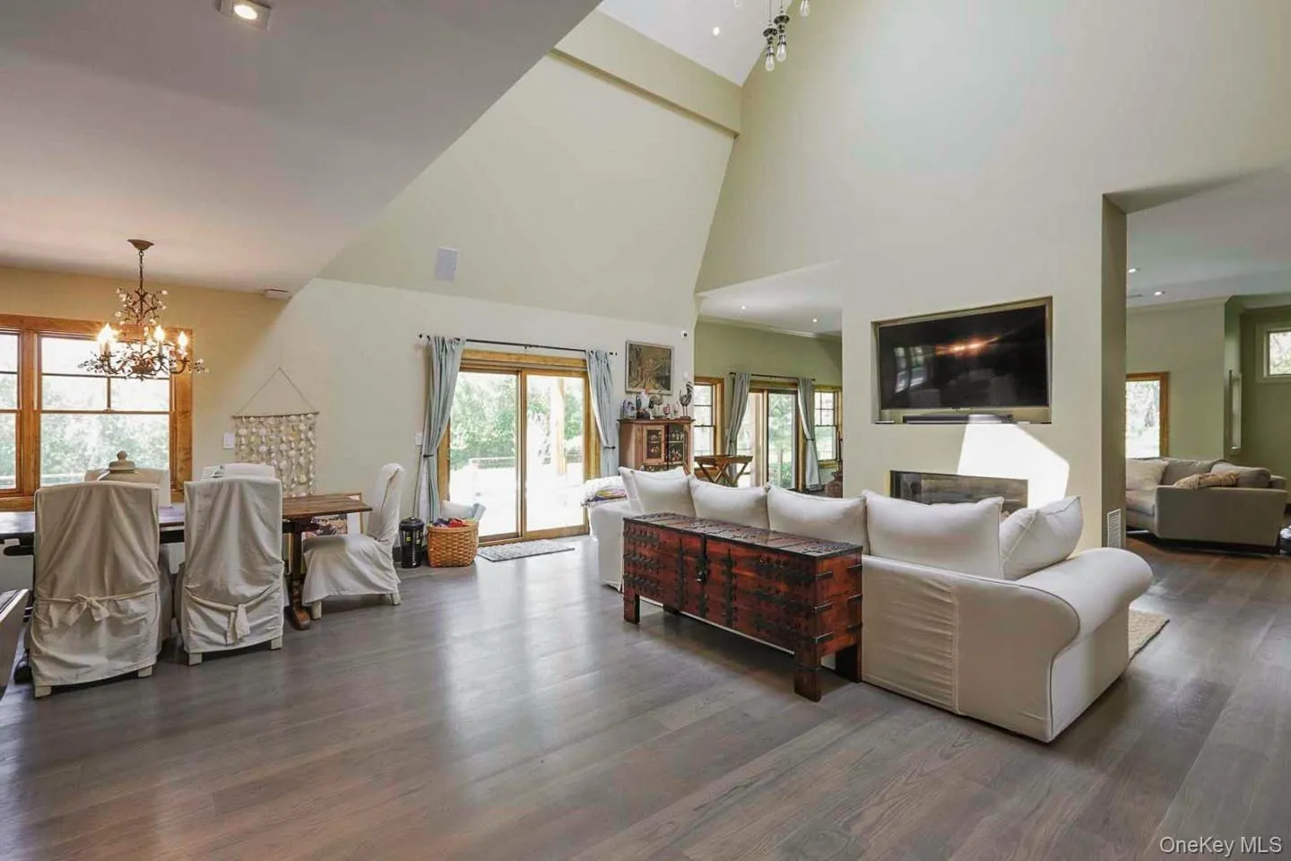 1366 Scuttle Hole Road, Southampton, New York 11976