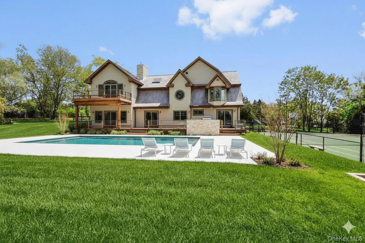 1366 Scuttle Hole Road, Southampton, New York 11976