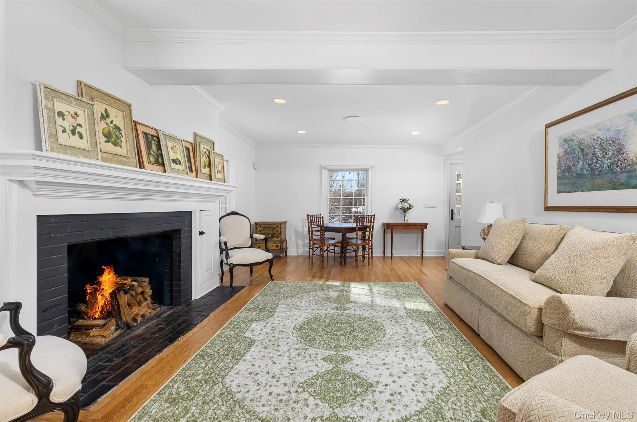 Spacious light filled room with a fireplace Spacious light filled room with a fireplace