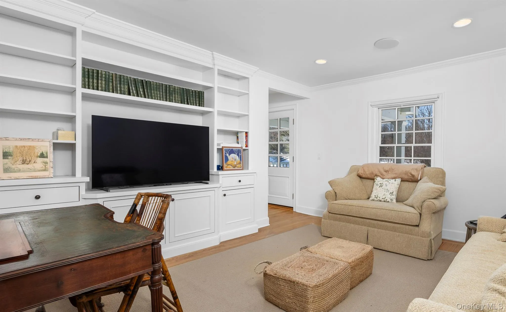 Built-in book cases and cabinets. Built-in book cases and cabinets.