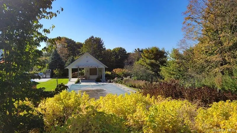 Lovely landscaping Lovely landscaping
