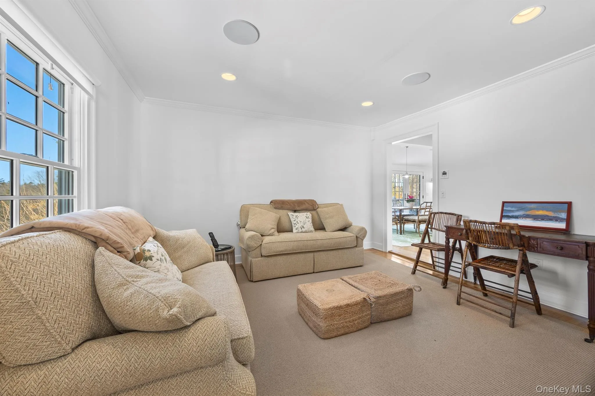 Located right off the kitchen. Located right off the kitchen.
