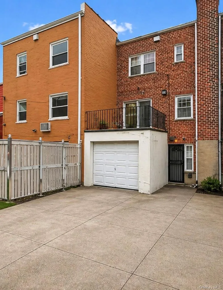8505 67th Drive, New York, NY, 3 Bedrooms Bedrooms, 6 Rooms Rooms,1 BathroomBathrooms,Residential,For Rent,67th,0,961134 8505 67th Drive, New York, NY, 3 Bedrooms Bedrooms, 6 Rooms Rooms,1 BathroomBathrooms,Residential,For Rent,67th,0,961134