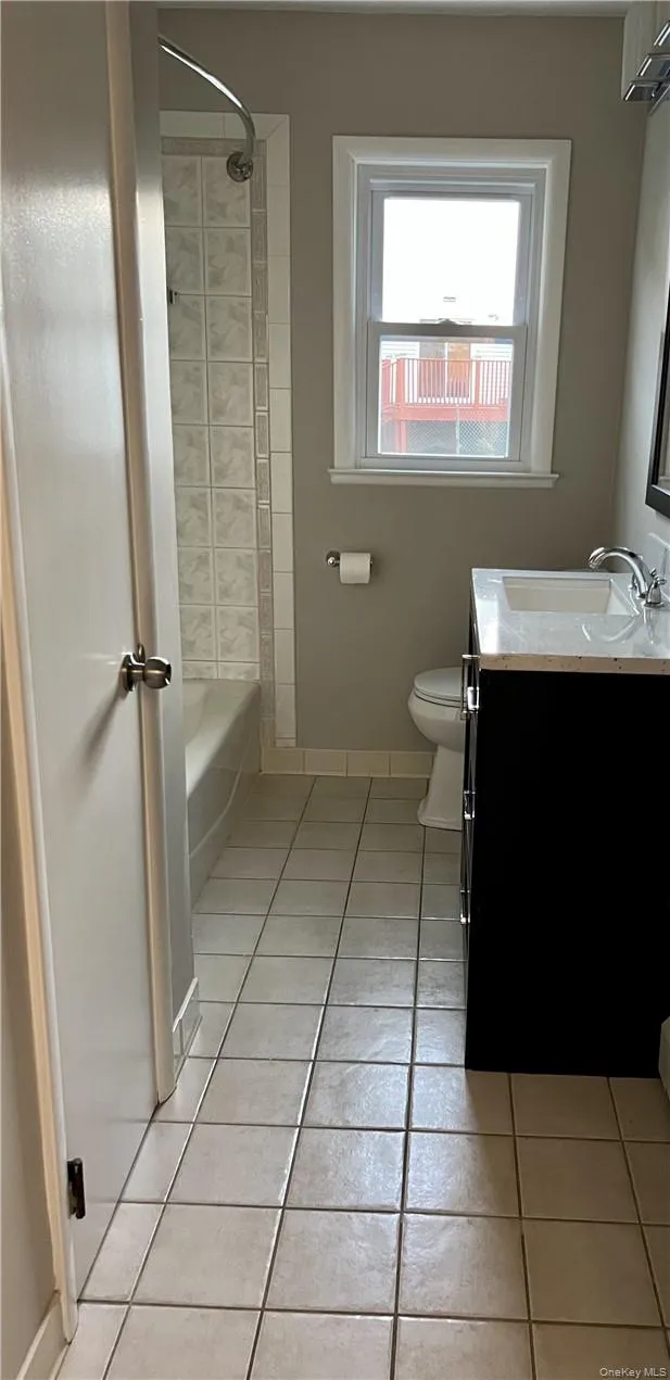 Full bathrooom Full bathrooom