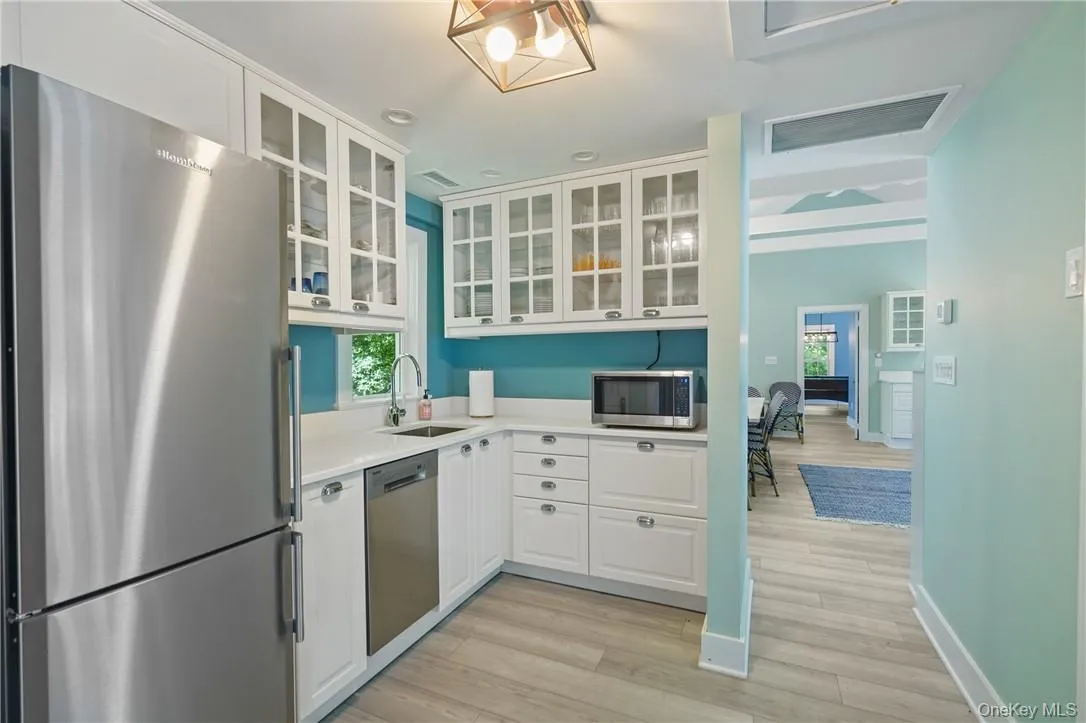 Pool/Guest House Kitchenette Pool/Guest House Kitchenette