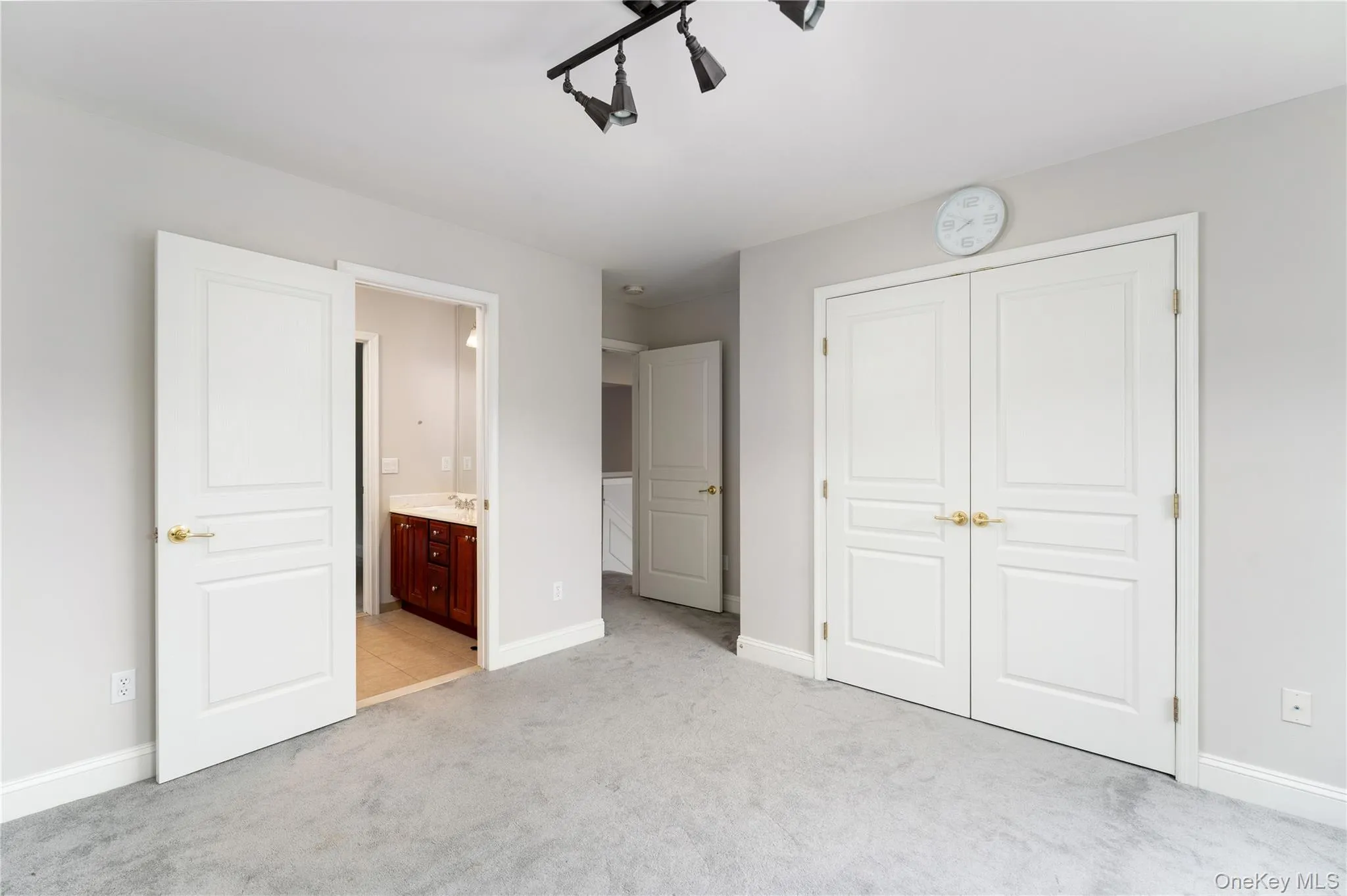 48 Avolet Court, Brookhaven, NY, 5 Bedrooms Bedrooms, 11 Rooms Rooms,3 BathroomsBathrooms,Residential Lease,For Rent,Avolet,0,961185 48 Avolet Court, Brookhaven, NY, 5 Bedrooms Bedrooms, 11 Rooms Rooms,3 BathroomsBathrooms,Residential Lease,For Rent,Avolet,0,961185