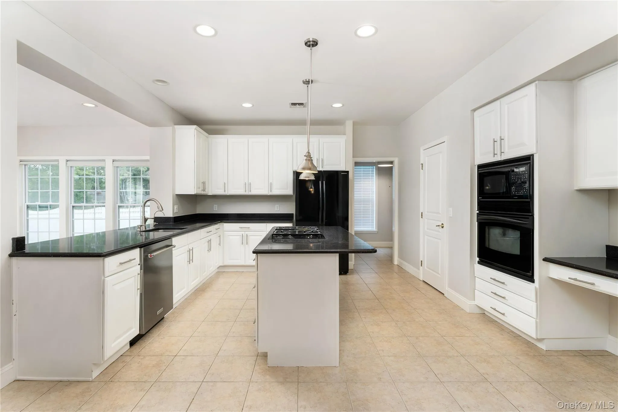 48 Avolet Court, Brookhaven, NY, 5 Bedrooms Bedrooms, 11 Rooms Rooms,3 BathroomsBathrooms,Residential Lease,For Rent,Avolet,0,961185 48 Avolet Court, Brookhaven, NY, 5 Bedrooms Bedrooms, 11 Rooms Rooms,3 BathroomsBathrooms,Residential Lease,For Rent,Avolet,0,961185