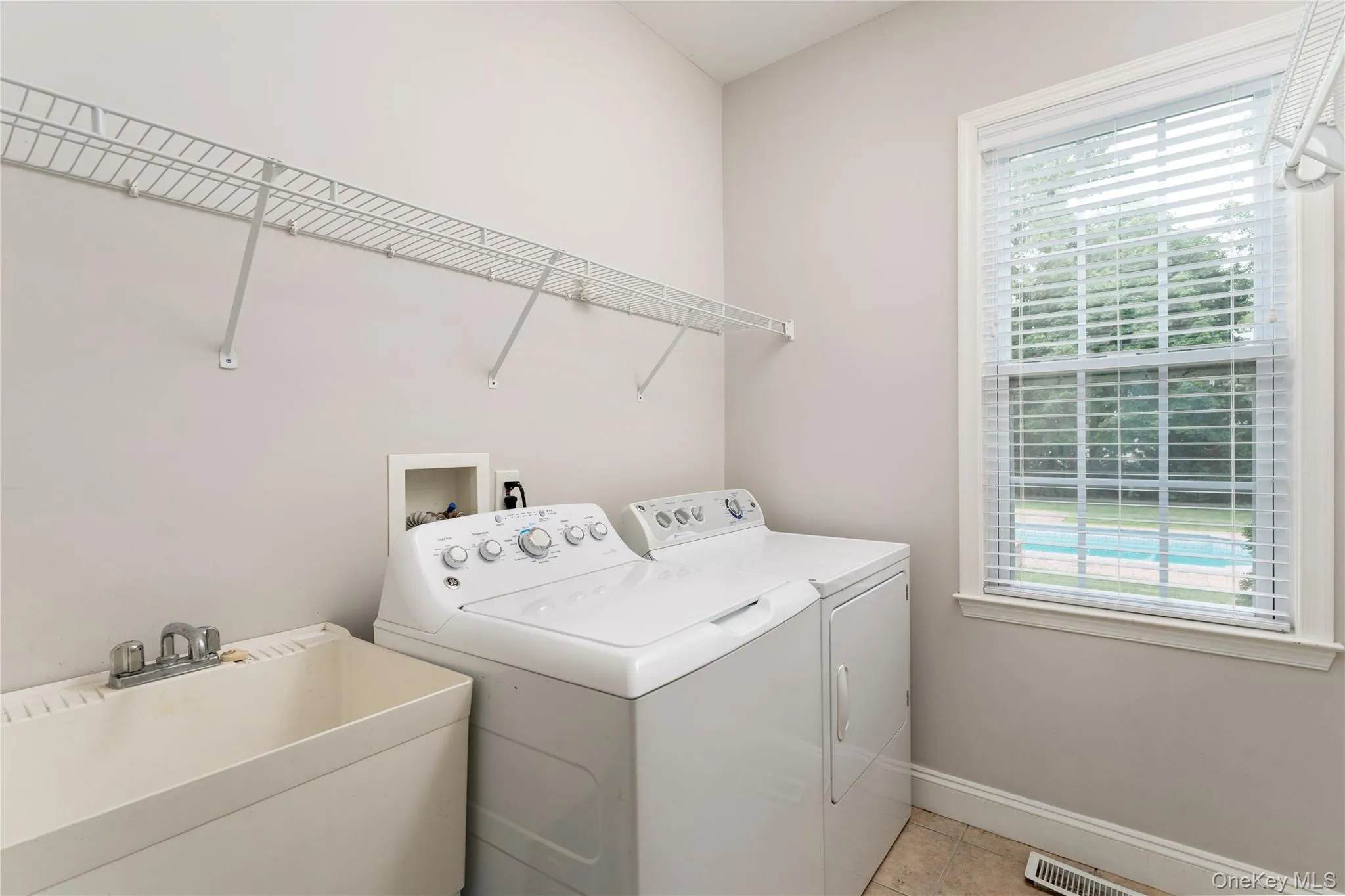 48 Avolet Court, Brookhaven, NY, 5 Bedrooms Bedrooms, 11 Rooms Rooms,3 BathroomsBathrooms,Residential Lease,For Rent,Avolet,0,961185 48 Avolet Court, Brookhaven, NY, 5 Bedrooms Bedrooms, 11 Rooms Rooms,3 BathroomsBathrooms,Residential Lease,For Rent,Avolet,0,961185