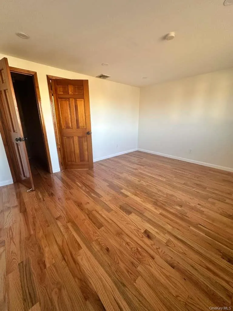 81 10th Avenue, West Babylon, NY, 3 Bedrooms Bedrooms, 6 Rooms Rooms,1 BathroomBathrooms,Residential Lease,For Rent,10th,0,961209 81 10th Avenue, West Babylon, NY, 3 Bedrooms Bedrooms, 6 Rooms Rooms,1 BathroomBathrooms,Residential Lease,For Rent,10th,0,961209