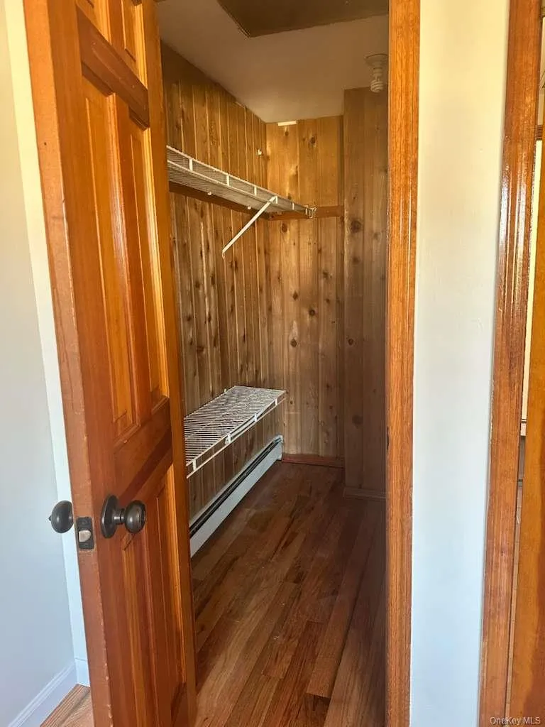 81 10th Avenue, West Babylon, NY, 3 Bedrooms Bedrooms, 6 Rooms Rooms,1 BathroomBathrooms,Residential Lease,For Rent,10th,0,961209 81 10th Avenue, West Babylon, NY, 3 Bedrooms Bedrooms, 6 Rooms Rooms,1 BathroomBathrooms,Residential Lease,For Rent,10th,0,961209