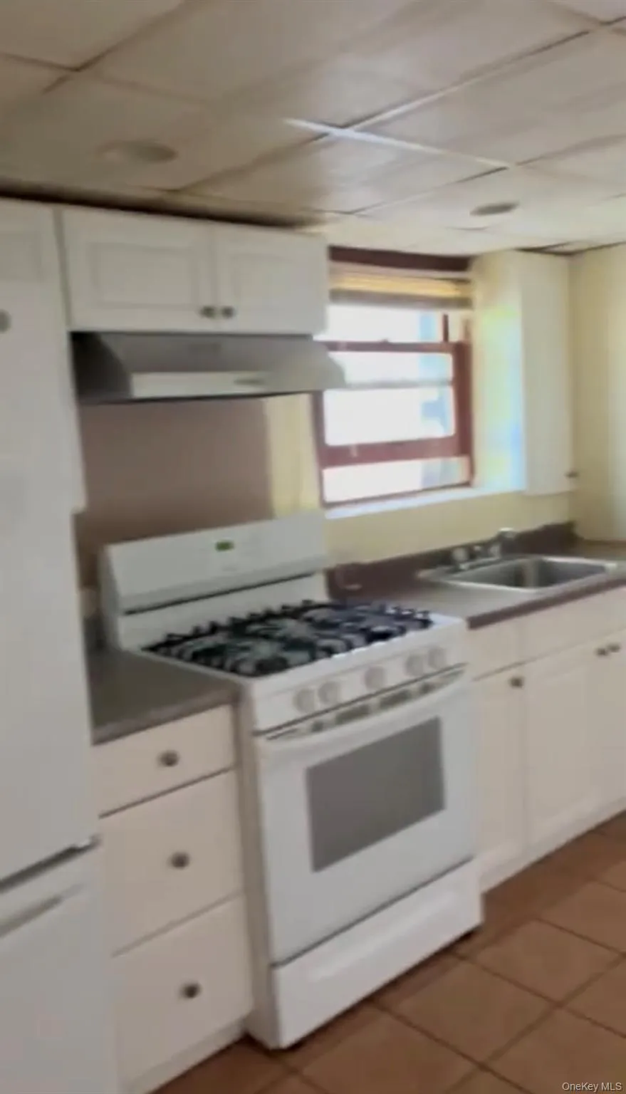 9 Dulce Lane, Huntington, NY, 1 Bedroom Bedrooms, 3 Rooms Rooms,1 BathroomBathrooms,Residential Lease,For Rent,Dulce,0,961280 9 Dulce Lane, Huntington, NY, 1 Bedroom Bedrooms, 3 Rooms Rooms,1 BathroomBathrooms,Residential Lease,For Rent,Dulce,0,961280