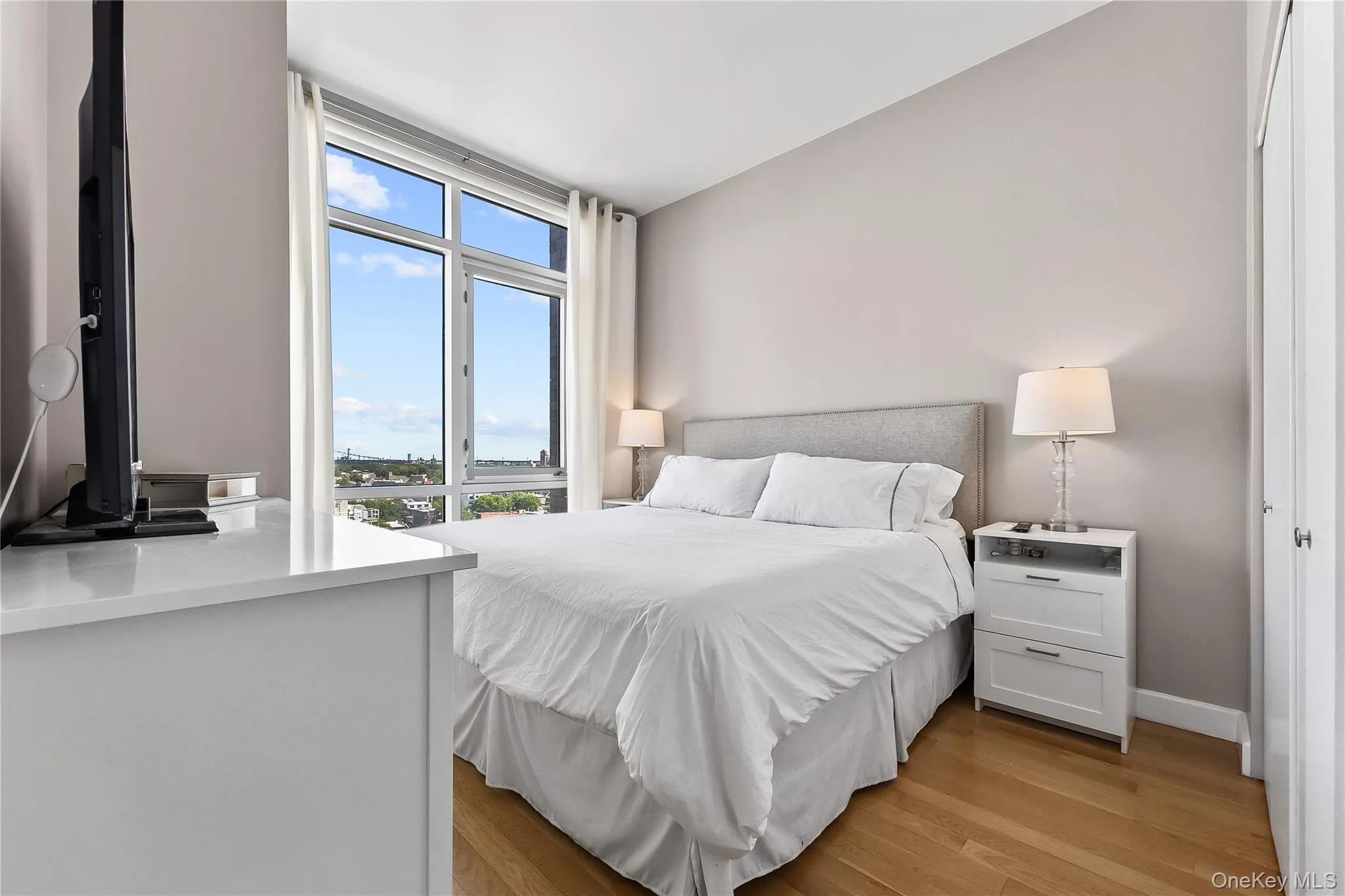 11-24 31st Avenue, New York, NY, 2 Bedrooms Bedrooms, 4 Rooms Rooms,1 BathroomBathrooms,Residential Sale,For Rent,31st,0,961297 11-24 31st Avenue, New York, NY, 2 Bedrooms Bedrooms, 4 Rooms Rooms,1 BathroomBathrooms,Residential Sale,For Rent,31st,0,961297