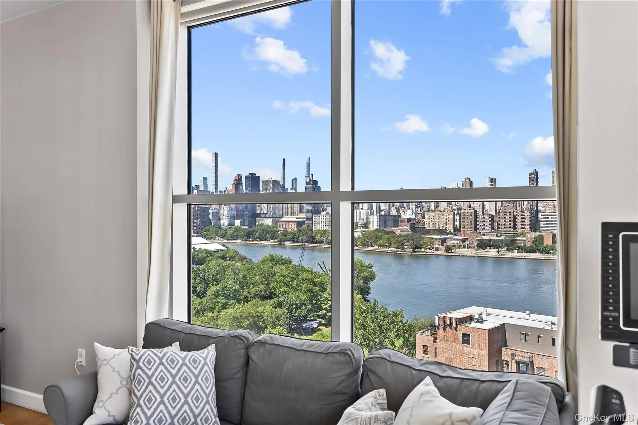 11-24 31st Avenue, New York, NY, 2 Bedrooms Bedrooms, 4 Rooms Rooms,1 BathroomBathrooms,Residential Sale,For Rent,31st,0,961297 11-24 31st Avenue, New York, NY, 2 Bedrooms Bedrooms, 4 Rooms Rooms,1 BathroomBathrooms,Residential Sale,For Rent,31st,0,961297