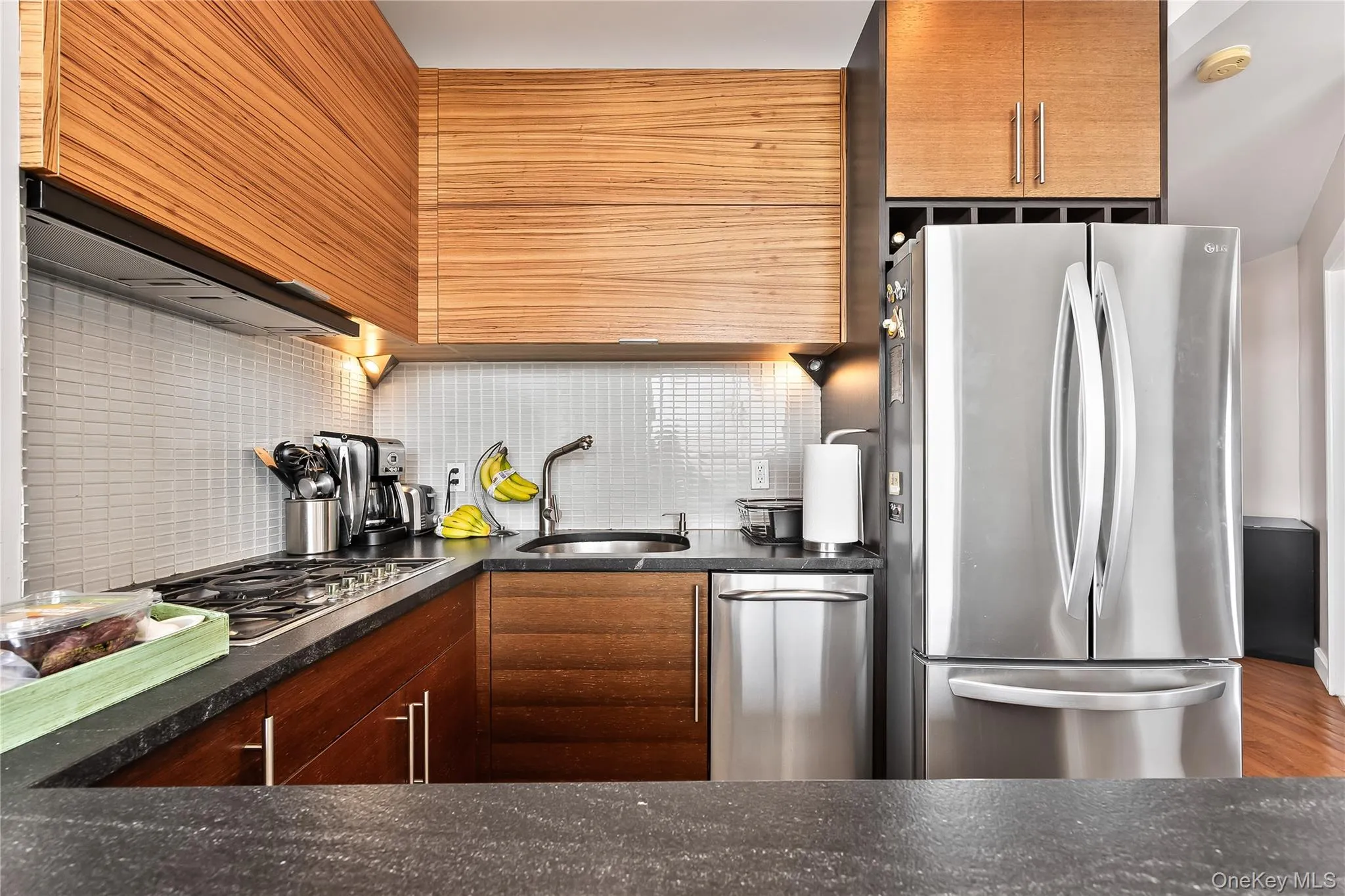 11-24 31st Avenue, New York, NY, 2 Bedrooms Bedrooms, 4 Rooms Rooms,1 BathroomBathrooms,Residential Sale,For Rent,31st,0,961297 11-24 31st Avenue, New York, NY, 2 Bedrooms Bedrooms, 4 Rooms Rooms,1 BathroomBathrooms,Residential Sale,For Rent,31st,0,961297
