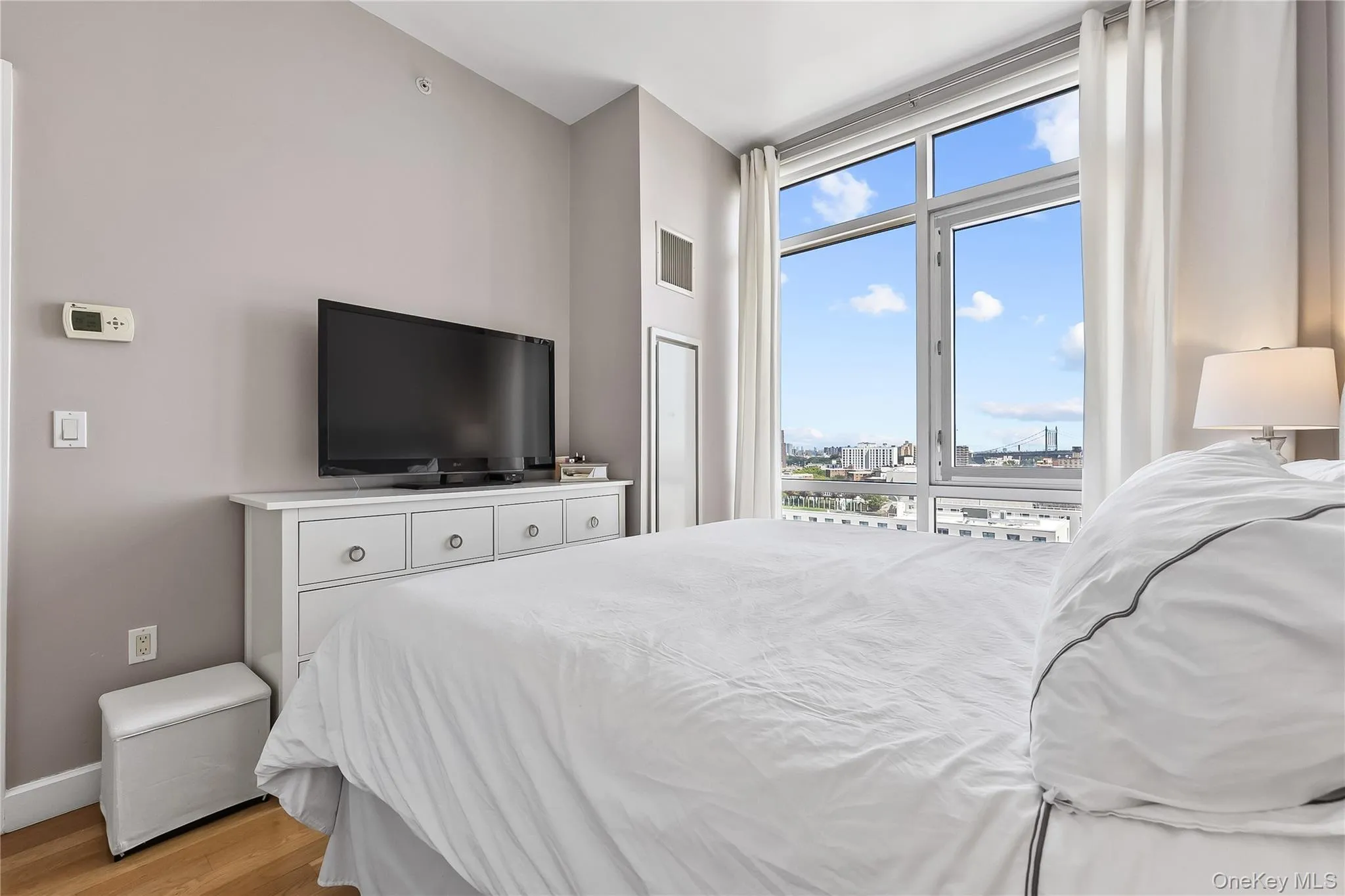 11-24 31st Avenue, New York, NY, 2 Bedrooms Bedrooms, 4 Rooms Rooms,1 BathroomBathrooms,Residential Sale,For Rent,31st,0,961297 11-24 31st Avenue, New York, NY, 2 Bedrooms Bedrooms, 4 Rooms Rooms,1 BathroomBathrooms,Residential Sale,For Rent,31st,0,961297