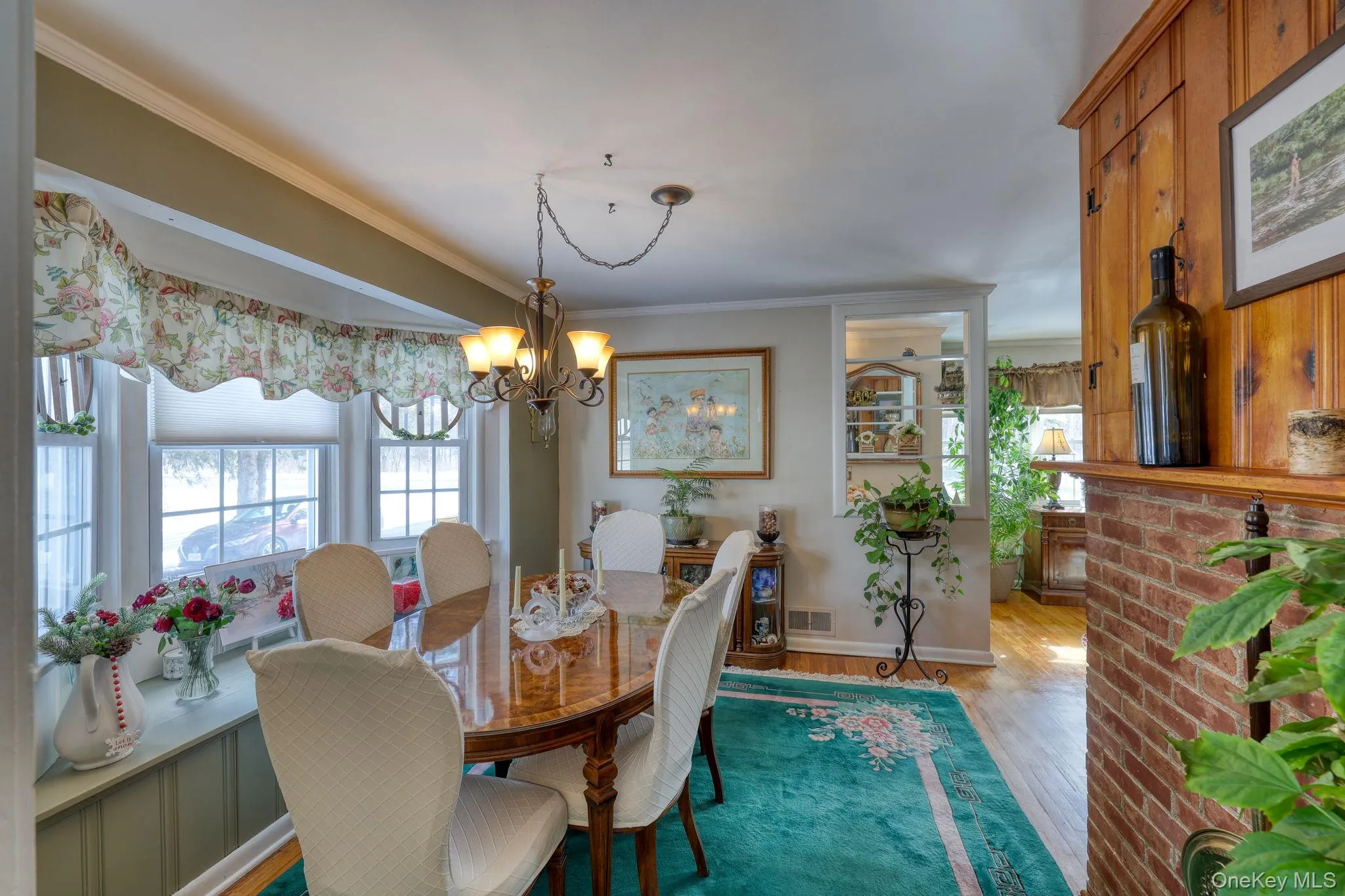 Bay window seat. Bay window seat.