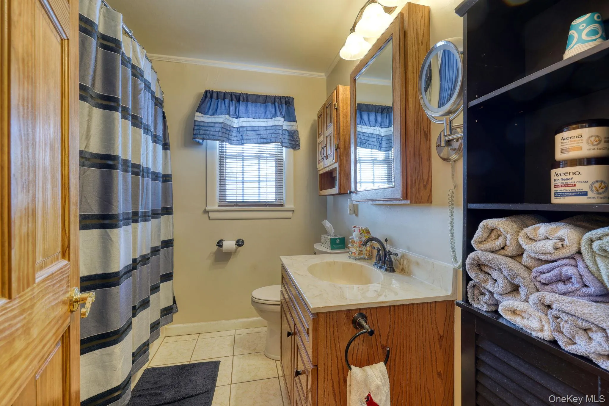 Main floor bathroom. Main floor bathroom.