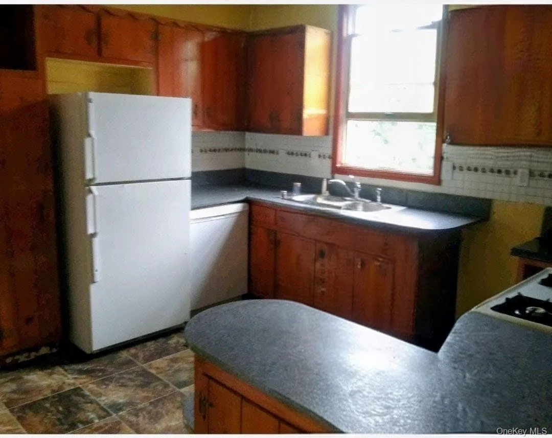 156 Clinton Street, Poughkeepsie, NY, 3 Bedrooms Bedrooms, 7 Rooms Rooms,1 BathroomBathrooms,Residential Lease,For Rent,Clinton,0,961307 156 Clinton Street, Poughkeepsie, NY, 3 Bedrooms Bedrooms, 7 Rooms Rooms,1 BathroomBathrooms,Residential Lease,For Rent,Clinton,0,961307