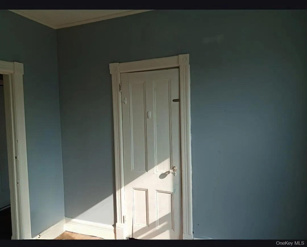 all molding and 6 panels doors just painted and walls all molding and 6 panels doors just painted and walls