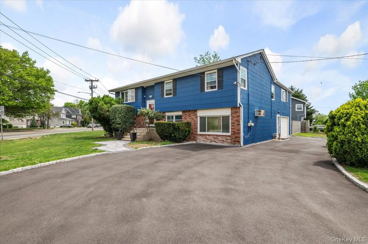 570 Conklin Street, Oyster Bay, NY, 2 Bedrooms Bedrooms, 4 Rooms Rooms,2 BathroomsBathrooms,Residential Lease,For Rent,Conklin,0,961376 570 Conklin Street, Oyster Bay, NY, 2 Bedrooms Bedrooms, 4 Rooms Rooms,2 BathroomsBathrooms,Residential Lease,For Rent,Conklin,0,961376