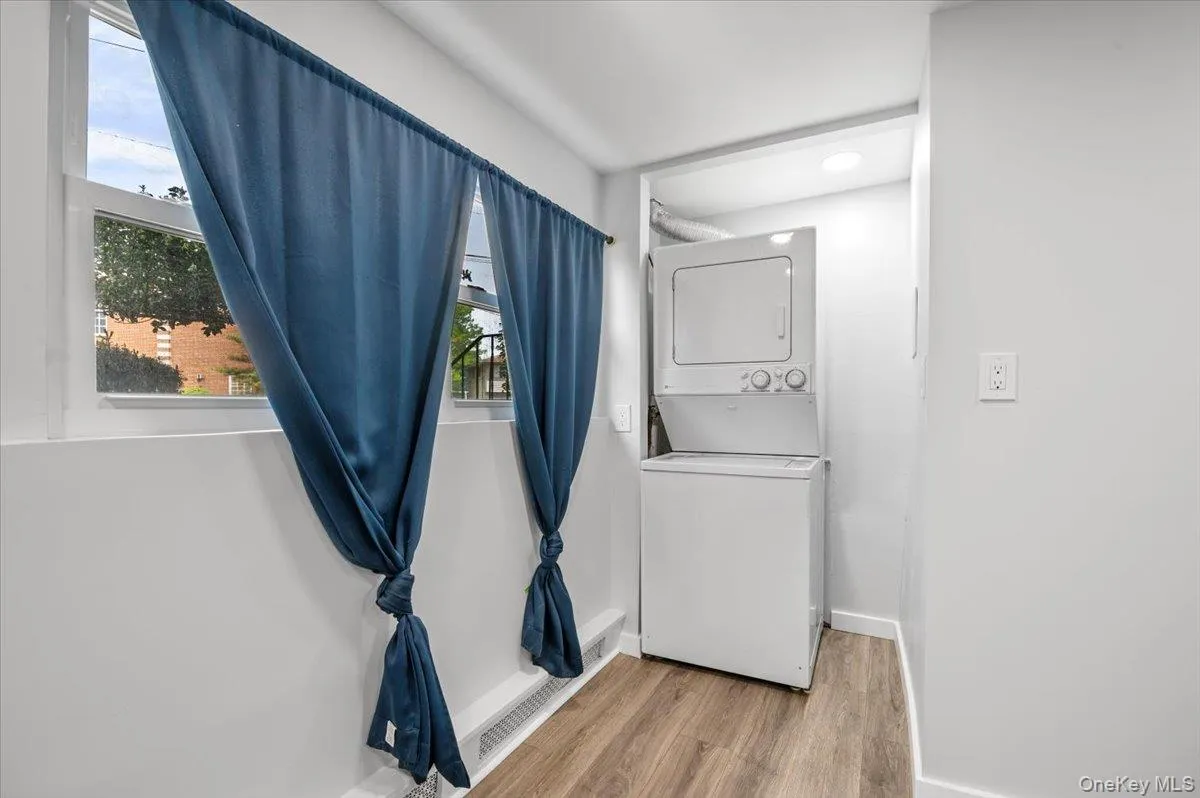 570 Conklin Street, Oyster Bay, NY, 2 Bedrooms Bedrooms, 4 Rooms Rooms,2 BathroomsBathrooms,Residential Lease,For Rent,Conklin,0,961376 570 Conklin Street, Oyster Bay, NY, 2 Bedrooms Bedrooms, 4 Rooms Rooms,2 BathroomsBathrooms,Residential Lease,For Rent,Conklin,0,961376