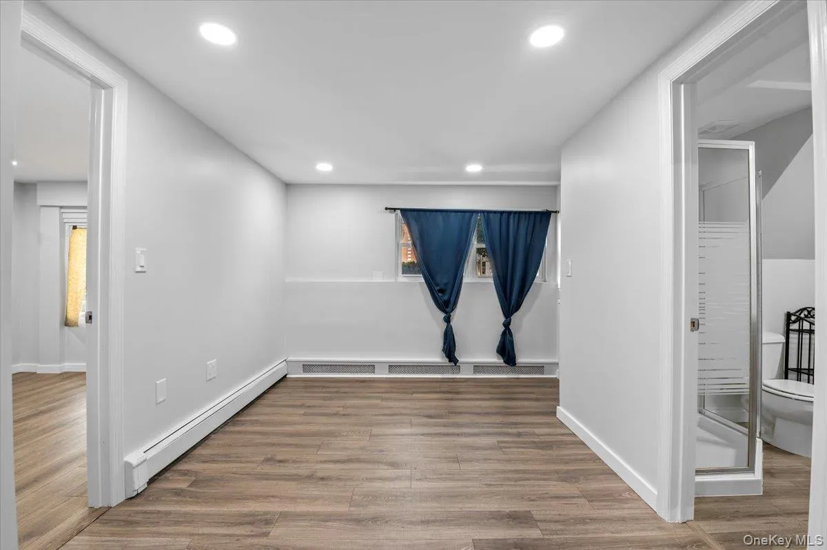 570 Conklin Street, Oyster Bay, NY, 2 Bedrooms Bedrooms, 4 Rooms Rooms,2 BathroomsBathrooms,Residential Lease,For Rent,Conklin,0,961376 570 Conklin Street, Oyster Bay, NY, 2 Bedrooms Bedrooms, 4 Rooms Rooms,2 BathroomsBathrooms,Residential Lease,For Rent,Conklin,0,961376