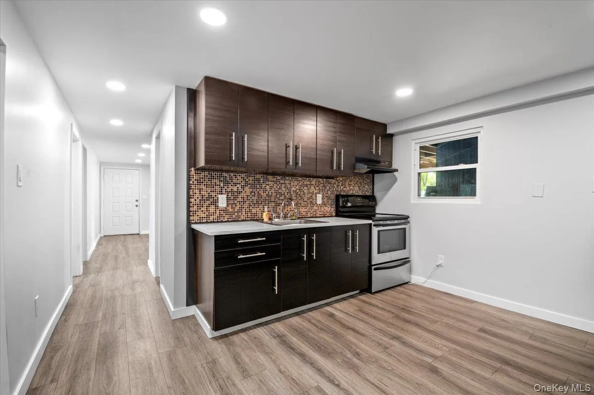 570 Conklin Street, Oyster Bay, NY, 2 Bedrooms Bedrooms, 4 Rooms Rooms,2 BathroomsBathrooms,Residential Lease,For Rent,Conklin,0,961376 570 Conklin Street, Oyster Bay, NY, 2 Bedrooms Bedrooms, 4 Rooms Rooms,2 BathroomsBathrooms,Residential Lease,For Rent,Conklin,0,961376