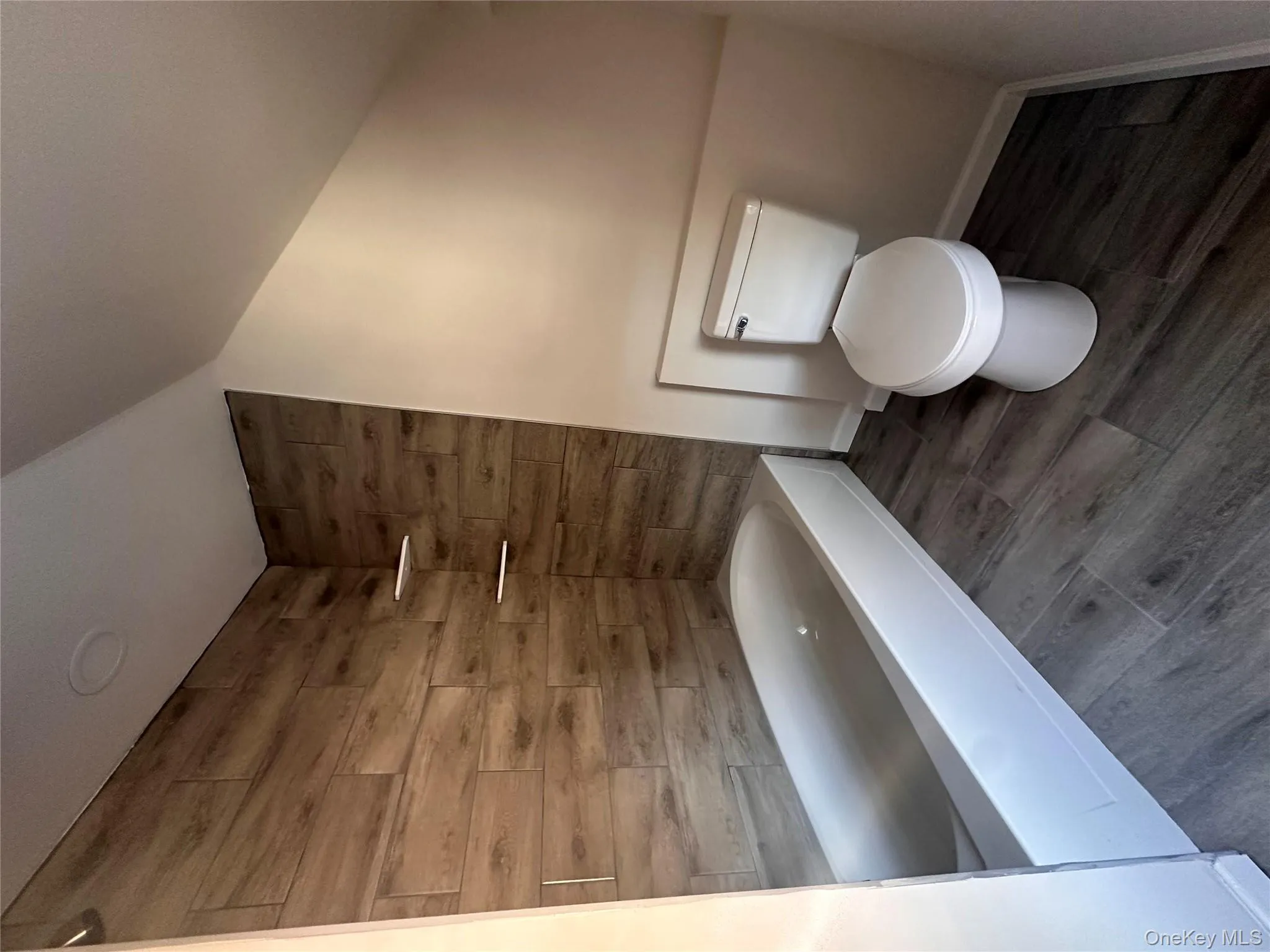 50 South Street, Marlboro, NY, 2 Bedrooms Bedrooms, 4 Rooms Rooms,1 BathroomBathrooms,Residential Lease,For Rent,South,0,961417 50 South Street, Marlboro, NY, 2 Bedrooms Bedrooms, 4 Rooms Rooms,1 BathroomBathrooms,Residential Lease,For Rent,South,0,961417