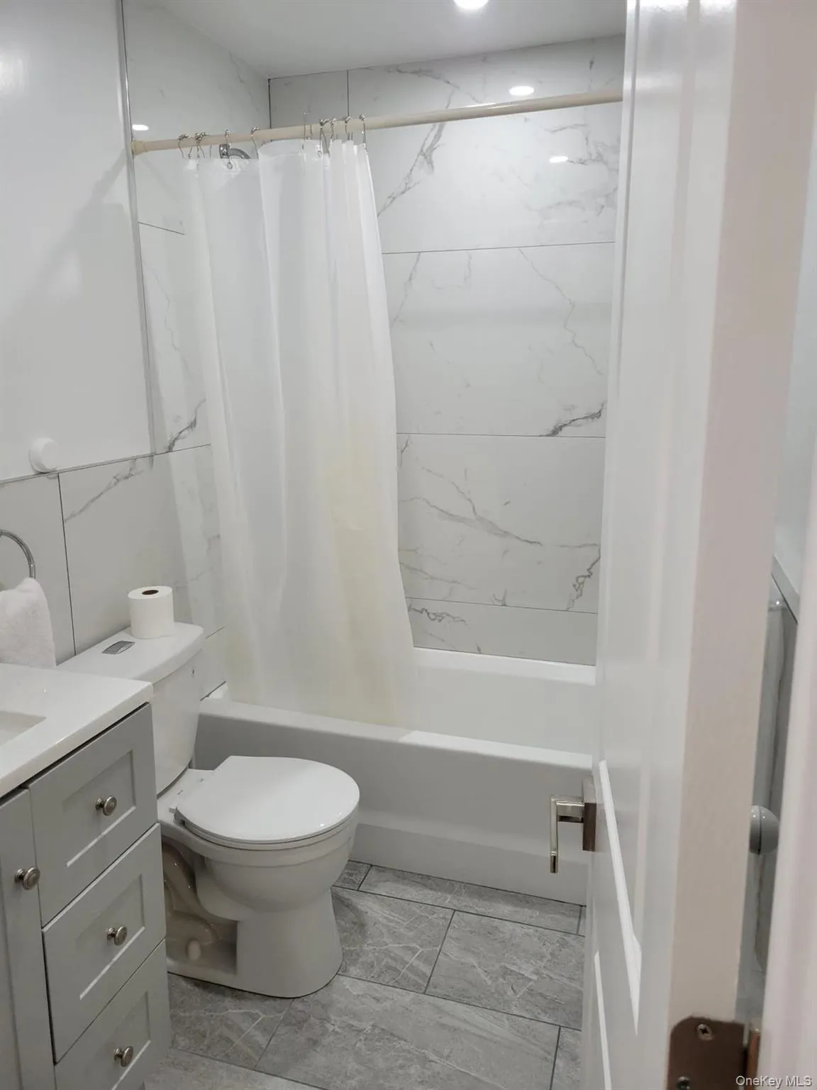 5619 Avenue J, New York, NY, 1 Bedroom Bedrooms, 1 Room Rooms,1 BathroomBathrooms,Residential Lease,For Rent,Avenue J,0,961418 5619 Avenue J, New York, NY, 1 Bedroom Bedrooms, 1 Room Rooms,1 BathroomBathrooms,Residential Lease,For Rent,Avenue J,0,961418