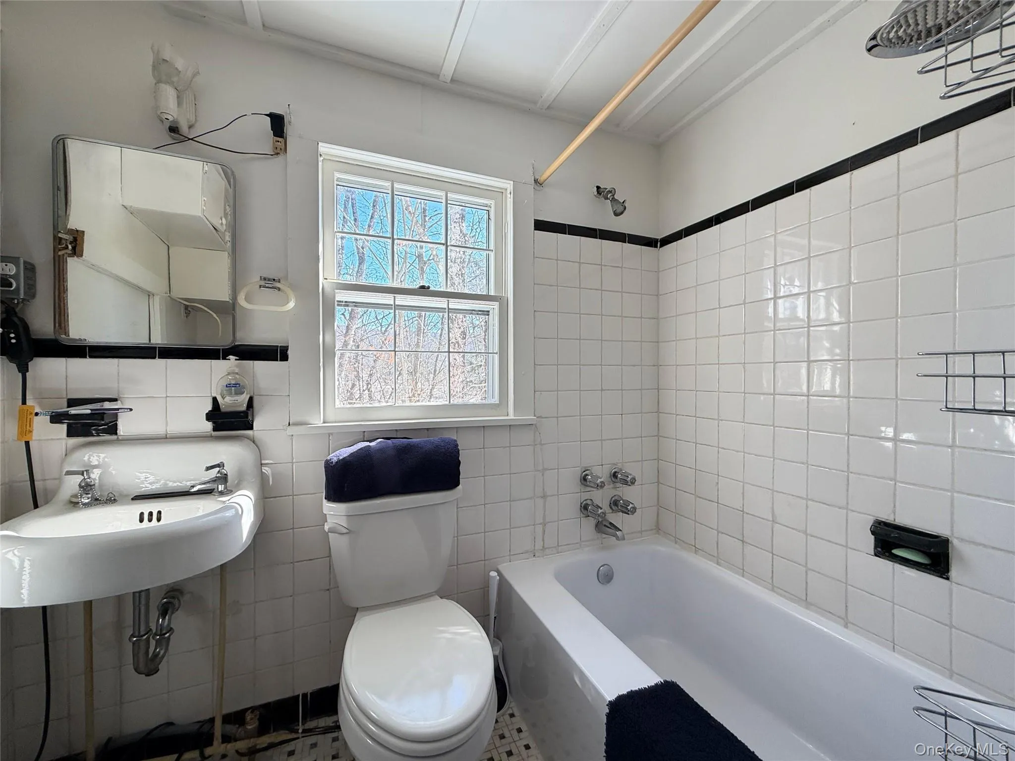 674 Debruce Road, Rockland, NY, 3 Bedrooms Bedrooms, 8 Rooms Rooms,1 BathroomBathrooms,Residential Lease,For Rent,Debruce,0,961440 674 Debruce Road, Rockland, NY, 3 Bedrooms Bedrooms, 8 Rooms Rooms,1 BathroomBathrooms,Residential Lease,For Rent,Debruce,0,961440