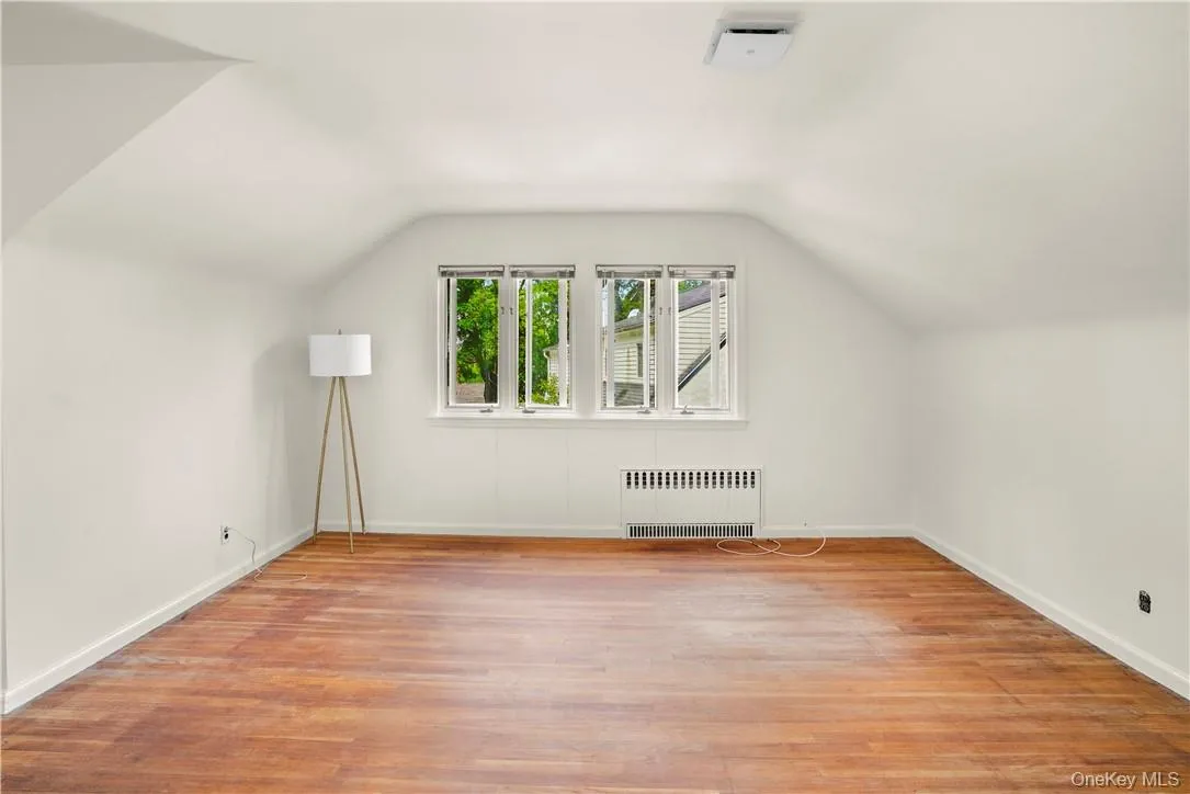 6 Wildway, Yonkers, NY, 4 Bedrooms Bedrooms, 7 Rooms Rooms,2 BathroomsBathrooms,Residential Lease,For Rent,Wildway,0,961448 6 Wildway, Yonkers, NY, 4 Bedrooms Bedrooms, 7 Rooms Rooms,2 BathroomsBathrooms,Residential Lease,For Rent,Wildway,0,961448