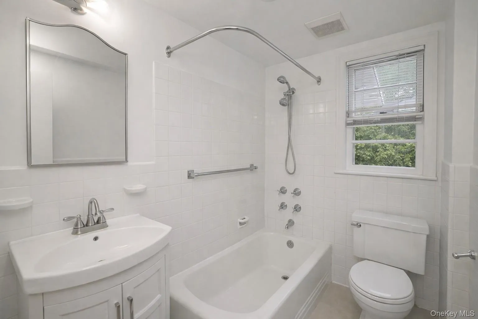 6 Wildway, Yonkers, NY, 4 Bedrooms Bedrooms, 7 Rooms Rooms,2 BathroomsBathrooms,Residential Lease,For Rent,Wildway,0,961448 6 Wildway, Yonkers, NY, 4 Bedrooms Bedrooms, 7 Rooms Rooms,2 BathroomsBathrooms,Residential Lease,For Rent,Wildway,0,961448