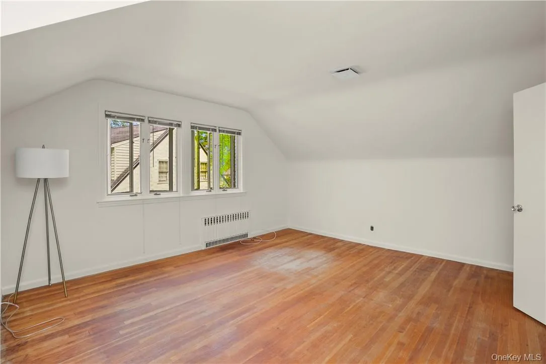 6 Wildway, Yonkers, NY, 4 Bedrooms Bedrooms, 7 Rooms Rooms,2 BathroomsBathrooms,Residential Lease,For Rent,Wildway,0,961448 6 Wildway, Yonkers, NY, 4 Bedrooms Bedrooms, 7 Rooms Rooms,2 BathroomsBathrooms,Residential Lease,For Rent,Wildway,0,961448