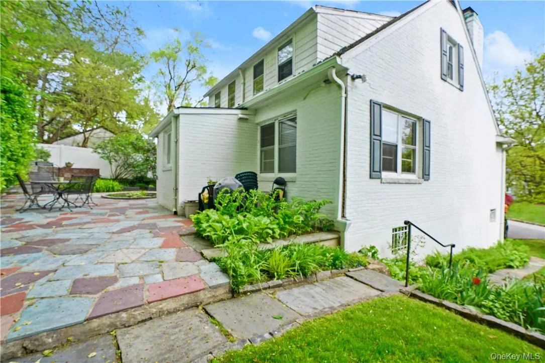 6 Wildway, Yonkers, NY, 4 Bedrooms Bedrooms, 7 Rooms Rooms,2 BathroomsBathrooms,Residential Lease,For Rent,Wildway,0,961448 6 Wildway, Yonkers, NY, 4 Bedrooms Bedrooms, 7 Rooms Rooms,2 BathroomsBathrooms,Residential Lease,For Rent,Wildway,0,961448