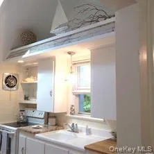 3 Lincoln Street, Southampton, NY, 1 Bedroom Bedrooms, 3 Rooms Rooms,1 BathroomBathrooms,Residential Lease,For Rent,Lincoln,0,961475 3 Lincoln Street, Southampton, NY, 1 Bedroom Bedrooms, 3 Rooms Rooms,1 BathroomBathrooms,Residential Lease,For Rent,Lincoln,0,961475