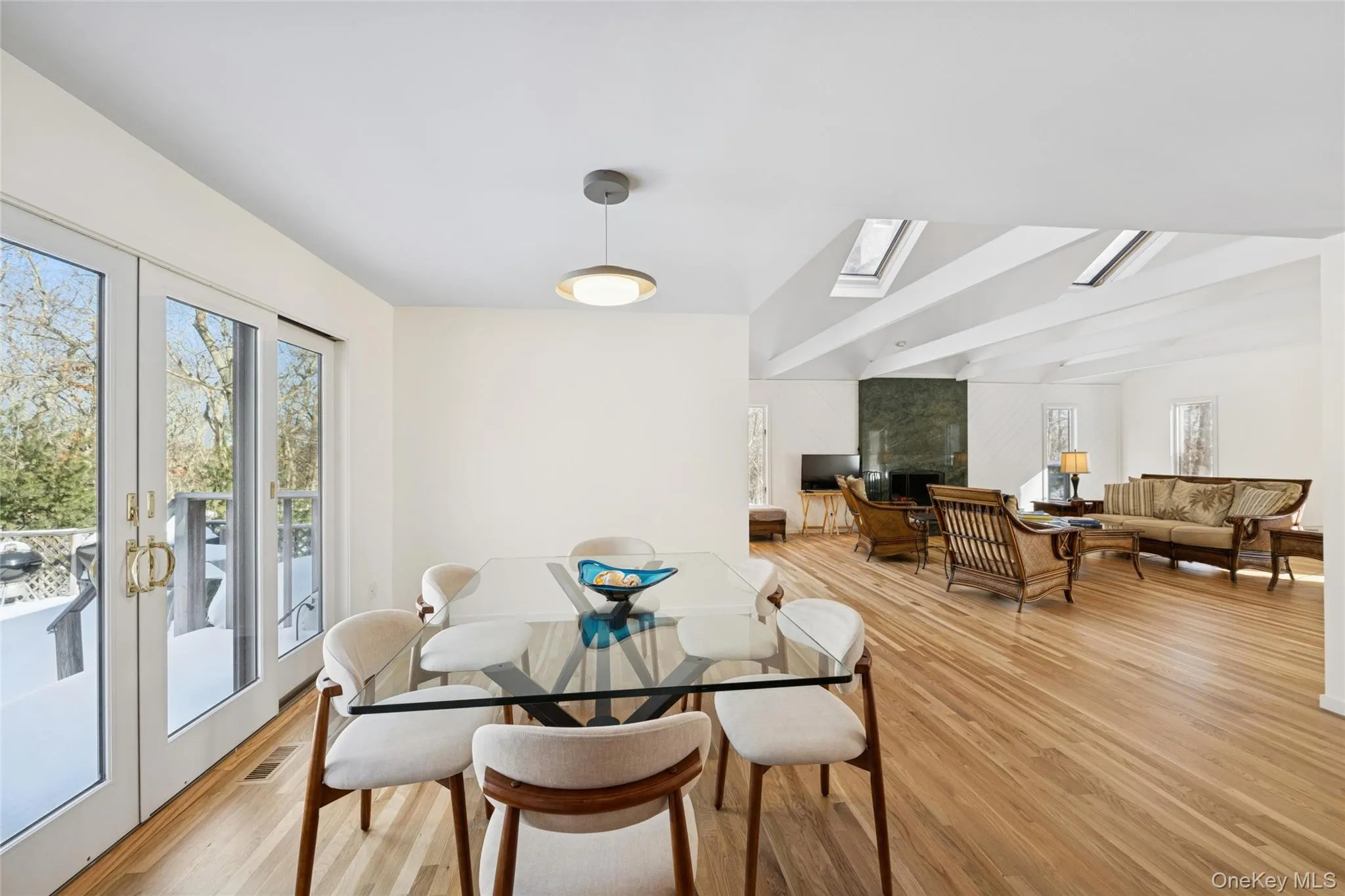 15 Rivers Road, East Hampton, NY, 3 Bedrooms Bedrooms, 10 Rooms Rooms,4 BathroomsBathrooms,Residential Lease,For Rent,Rivers,0,961484 15 Rivers Road, East Hampton, NY, 3 Bedrooms Bedrooms, 10 Rooms Rooms,4 BathroomsBathrooms,Residential Lease,For Rent,Rivers,0,961484