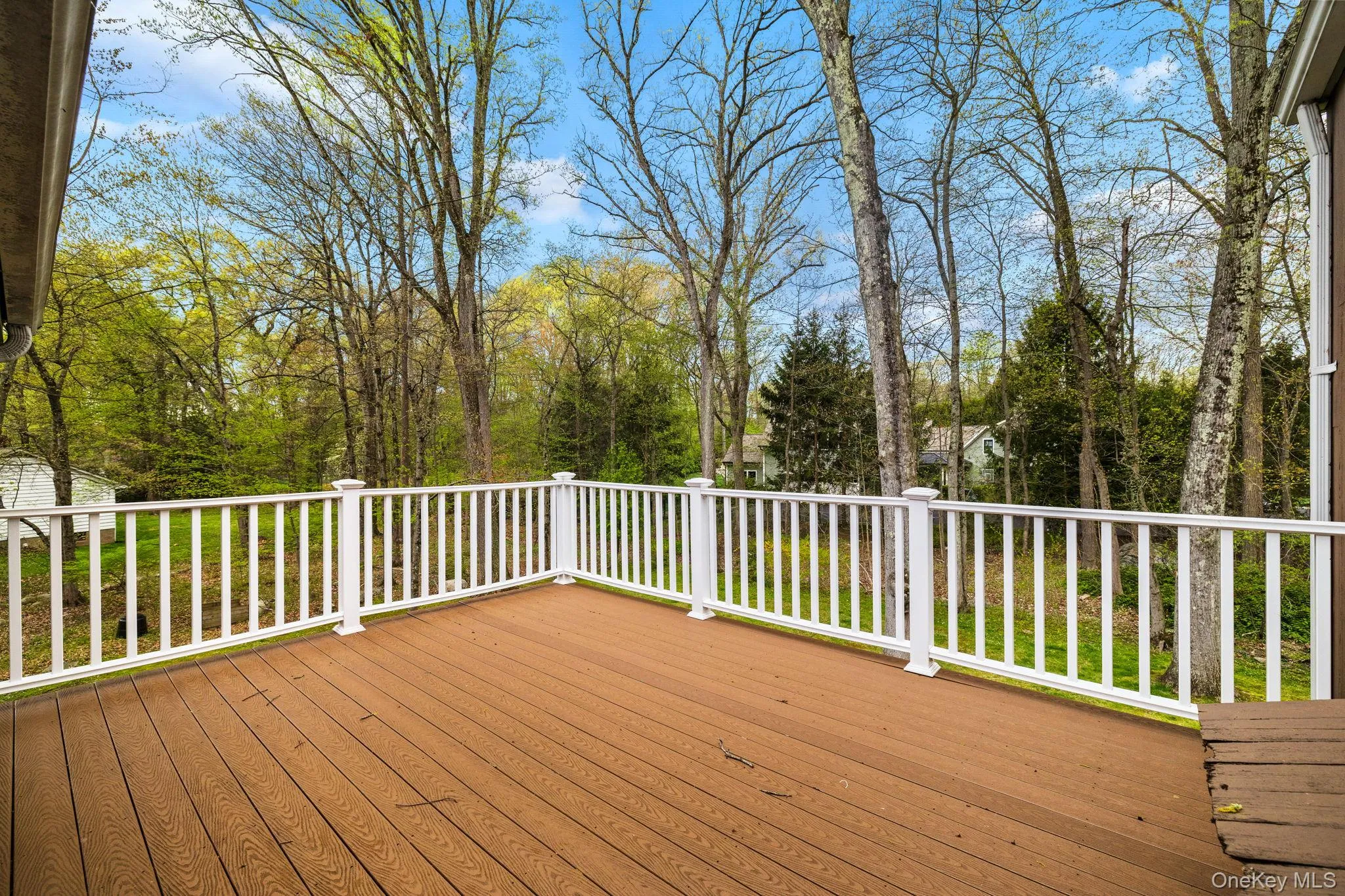 Upper Level Roof Top Deck on Second Floor.Sweeping Views of Back Property. Upper Level Roof Top Deck on Second Floor.Sweeping Views of Back Property.