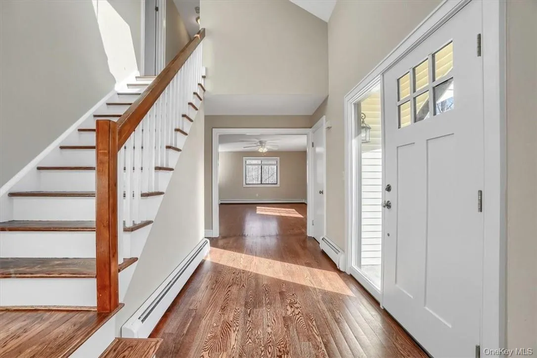 Beautiful 2 Story Entry Beautiful 2 Story Entry