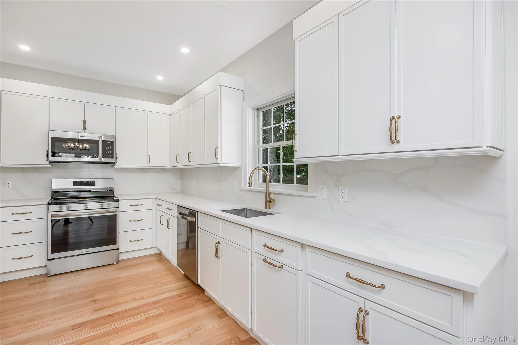 510 Bayport Avenue, Islip, NY, 3 Bedrooms Bedrooms, 7 Rooms Rooms,2 BathroomsBathrooms,Residential,For Rent,Bayport,0,961533 510 Bayport Avenue, Islip, NY, 3 Bedrooms Bedrooms, 7 Rooms Rooms,2 BathroomsBathrooms,Residential,For Rent,Bayport,0,961533