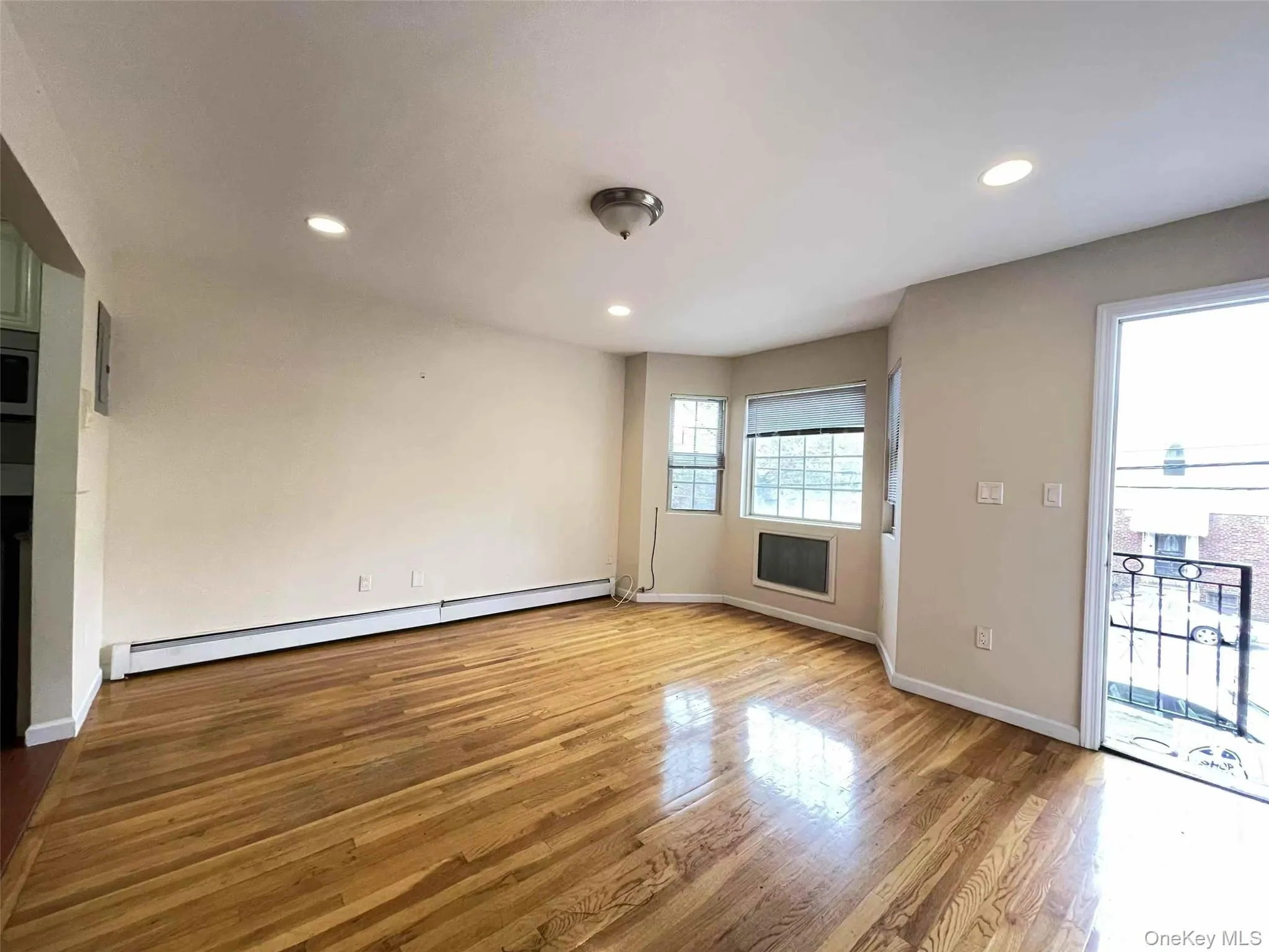 10-03 36th Avenue, New York, NY, 3 Bedrooms Bedrooms, 6 Rooms Rooms,1 BathroomBathrooms,Residential Lease,For Rent,36th,0,961579 10-03 36th Avenue, New York, NY, 3 Bedrooms Bedrooms, 6 Rooms Rooms,1 BathroomBathrooms,Residential Lease,For Rent,36th,0,961579