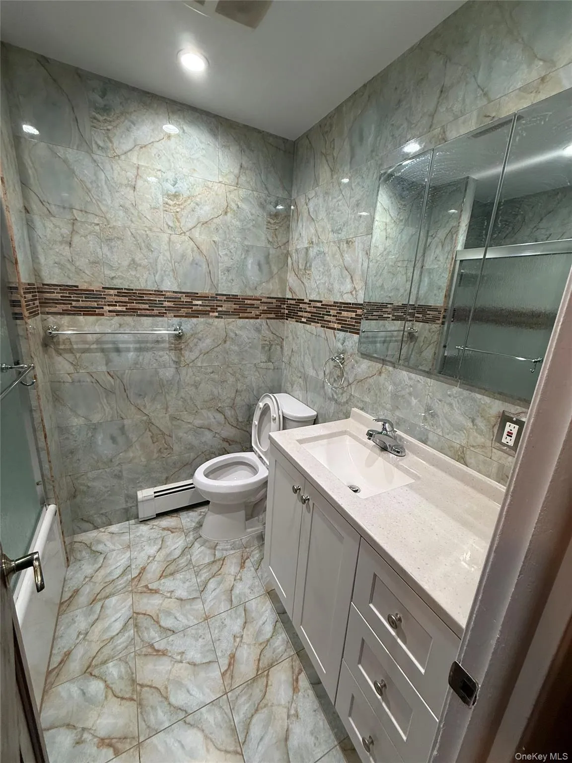 7961 78th Avenue, New York, NY, 3 Bedrooms Bedrooms, 7 Rooms Rooms,1 BathroomBathrooms,Residential Lease,For Rent,78th,0,961605 7961 78th Avenue, New York, NY, 3 Bedrooms Bedrooms, 7 Rooms Rooms,1 BathroomBathrooms,Residential Lease,For Rent,78th,0,961605