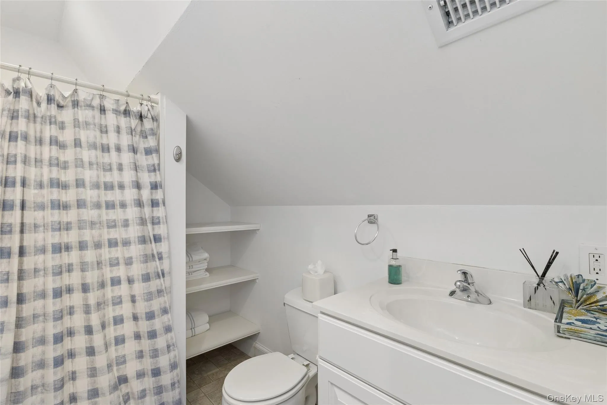 9 Debras Way, East Hampton, NY, 4 Bedrooms Bedrooms, 4 Rooms Rooms,4 BathroomsBathrooms,Residential Lease,For Rent,Debras,0,961664 9 Debras Way, East Hampton, NY, 4 Bedrooms Bedrooms, 4 Rooms Rooms,4 BathroomsBathrooms,Residential Lease,For Rent,Debras,0,961664