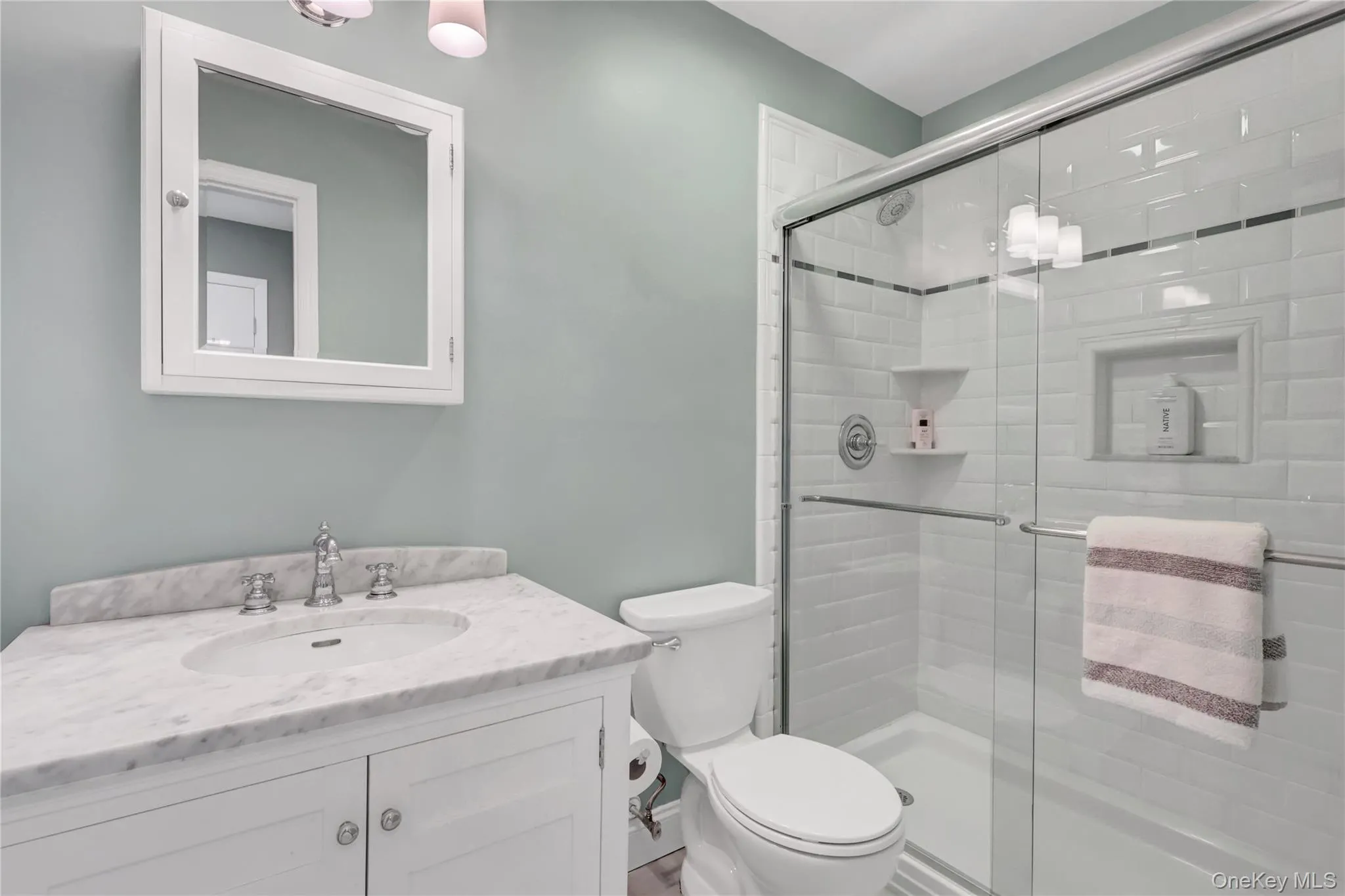 Main Bathroom with fresh updates for a spa feeling and easy to maintain. Main Bathroom with fresh updates for a spa feeling and easy to maintain.