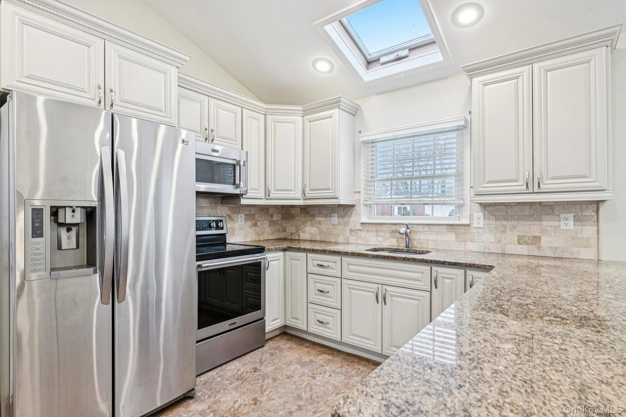 Stainless Steel and granite, a chef's dream Stainless Steel and granite, a chef's dream