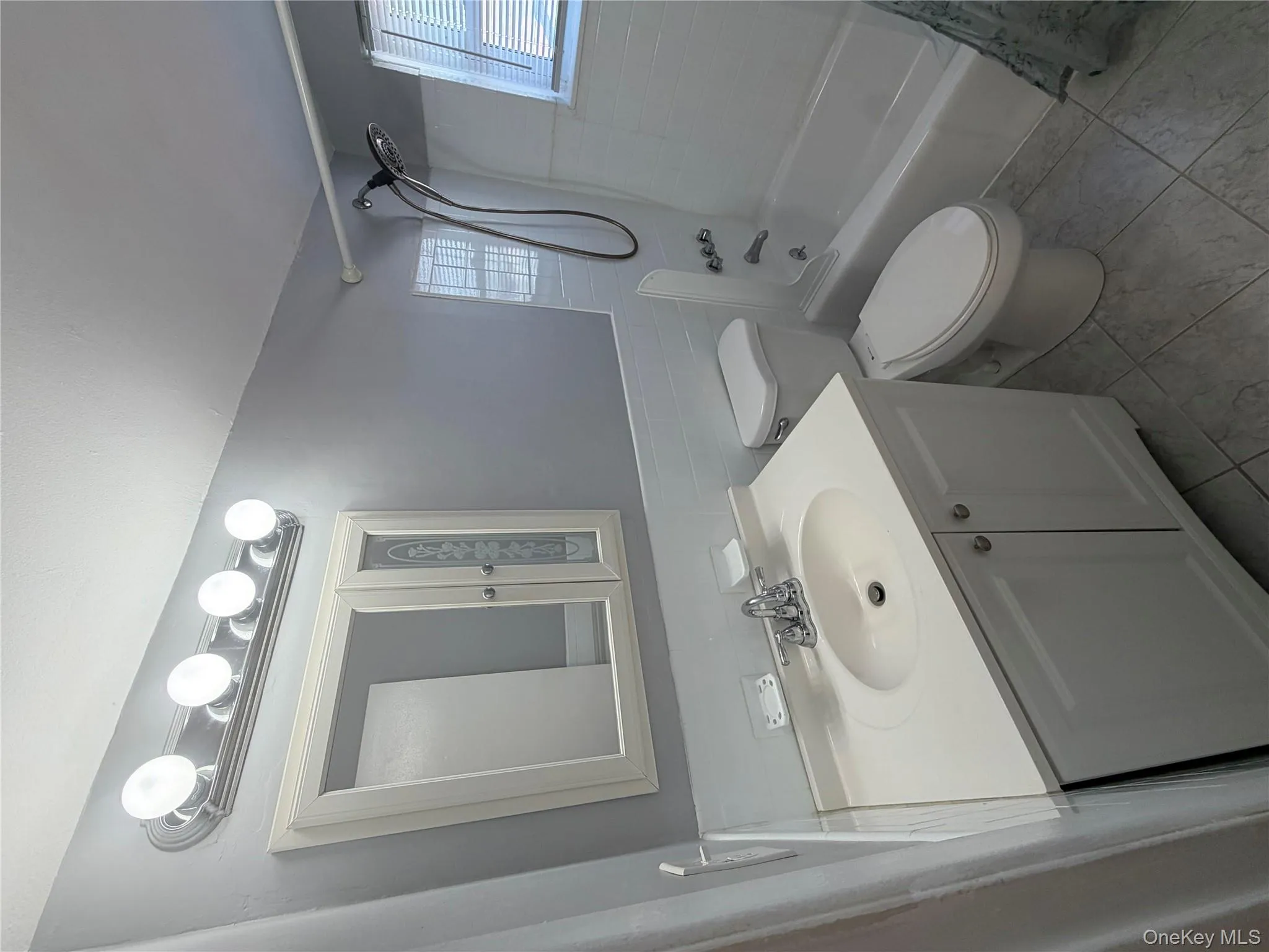 164-11 95th Street, New York, NY, 2 Bedrooms Bedrooms, 5 Rooms Rooms,1 BathroomBathrooms,Residential Lease,For Rent,95th,0,961724 164-11 95th Street, New York, NY, 2 Bedrooms Bedrooms, 5 Rooms Rooms,1 BathroomBathrooms,Residential Lease,For Rent,95th,0,961724