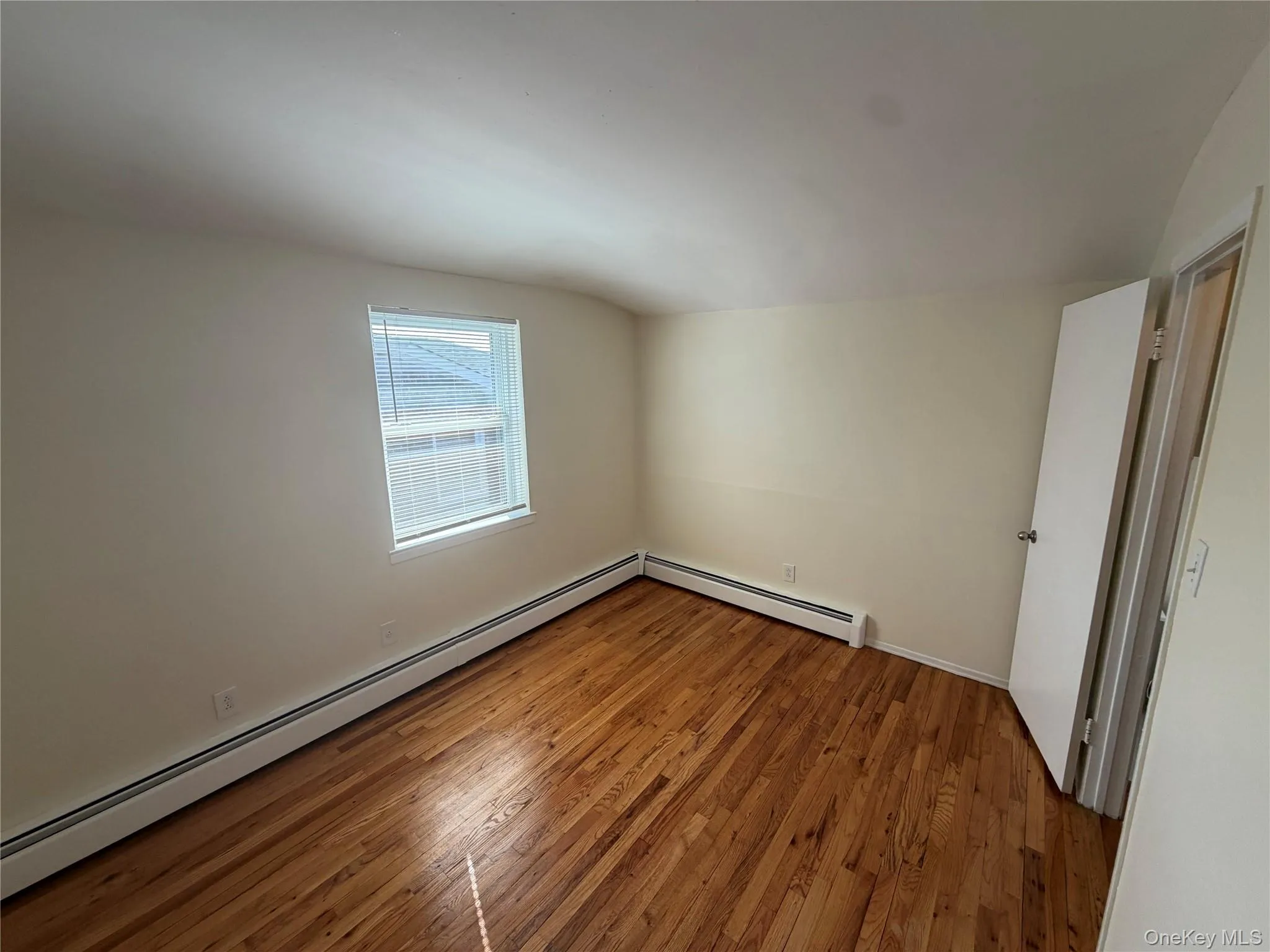 164-11 95th Street, New York, NY, 2 Bedrooms Bedrooms, 5 Rooms Rooms,1 BathroomBathrooms,Residential Lease,For Rent,95th,0,961724 164-11 95th Street, New York, NY, 2 Bedrooms Bedrooms, 5 Rooms Rooms,1 BathroomBathrooms,Residential Lease,For Rent,95th,0,961724